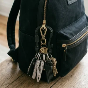 A professional heavy-duty carabiner keychain big utility tool for multiple keys.